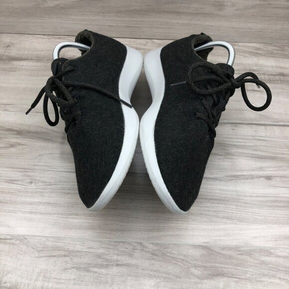 Athletic_Shoes